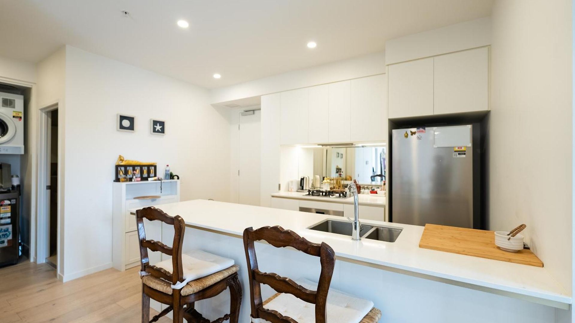 Location! Boutique 2br With Pool & Bbq Near South Bank And Brisbane