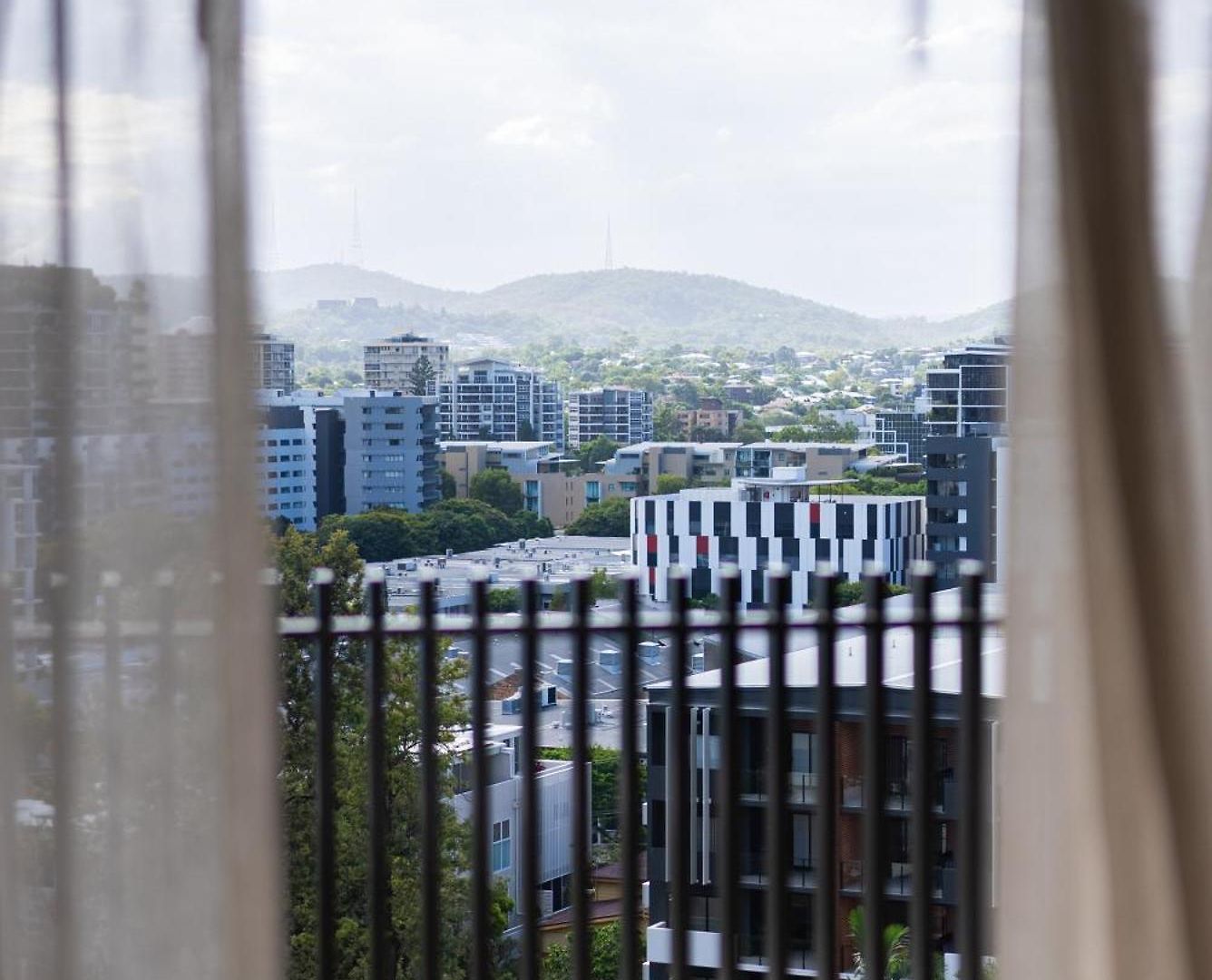 Location! Boutique 2br With Pool & Bbq Near South Bank And