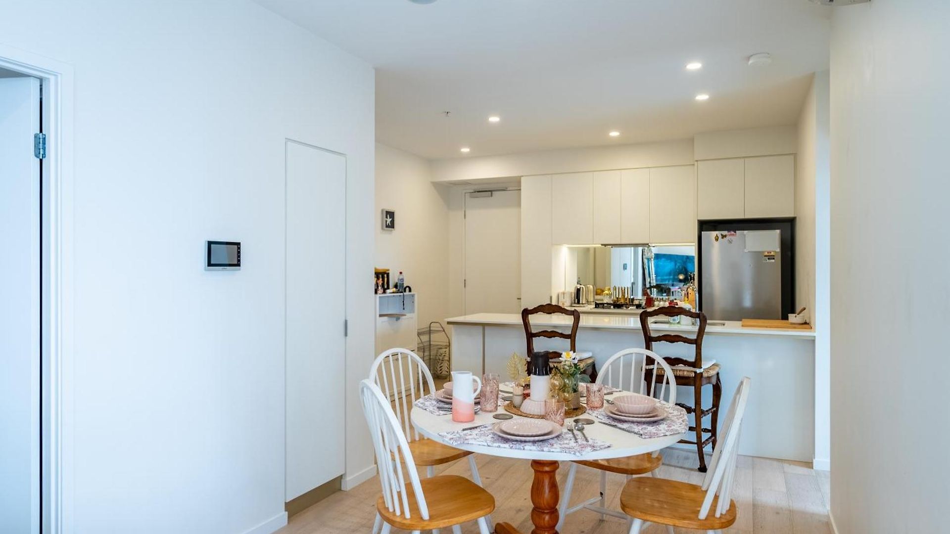 Location! Boutique 2br With Pool & Bbq Near South Bank And *