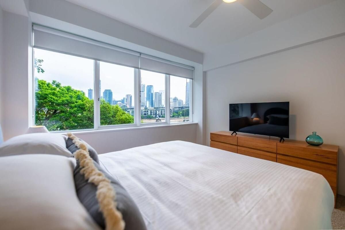 Riverside With & Story Bridge View Apartment *