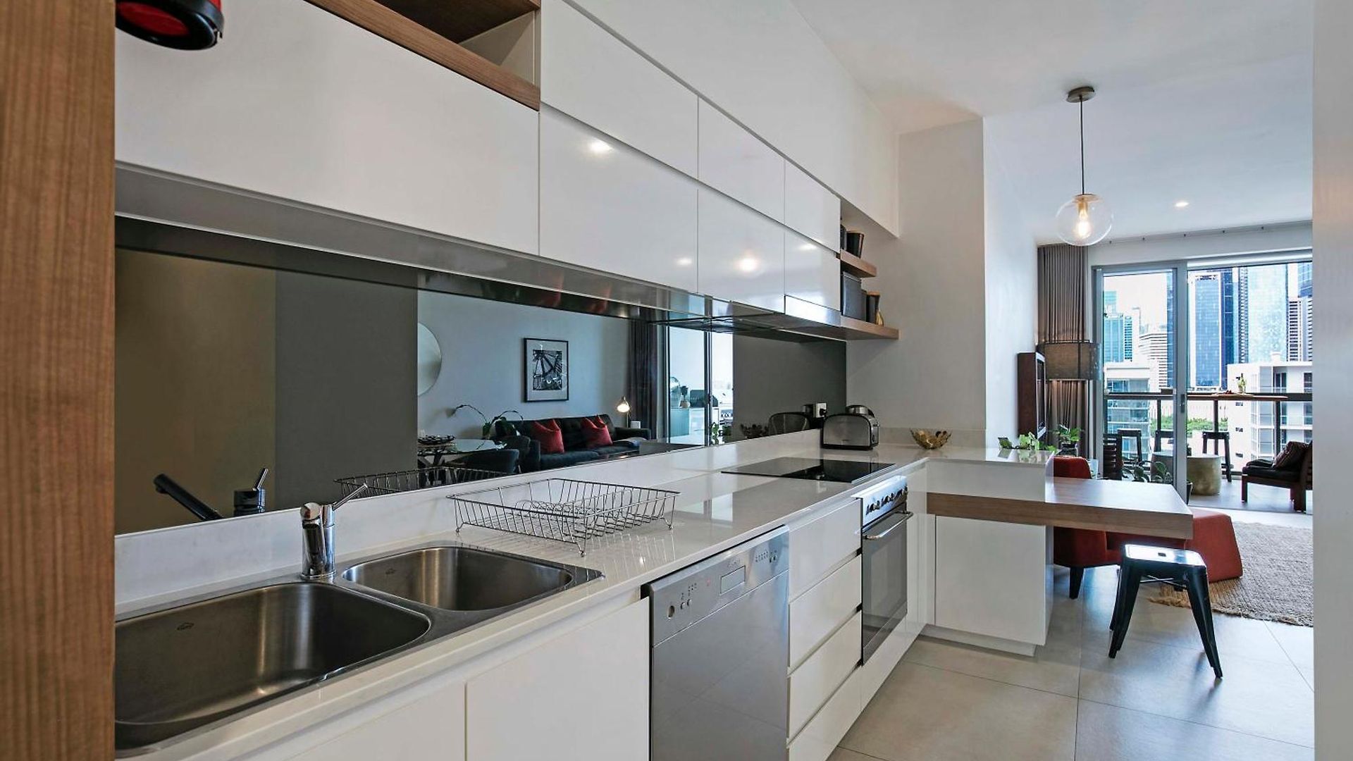 Sunny 1b In Heart Of South Bris By Custom Hosting Apartment