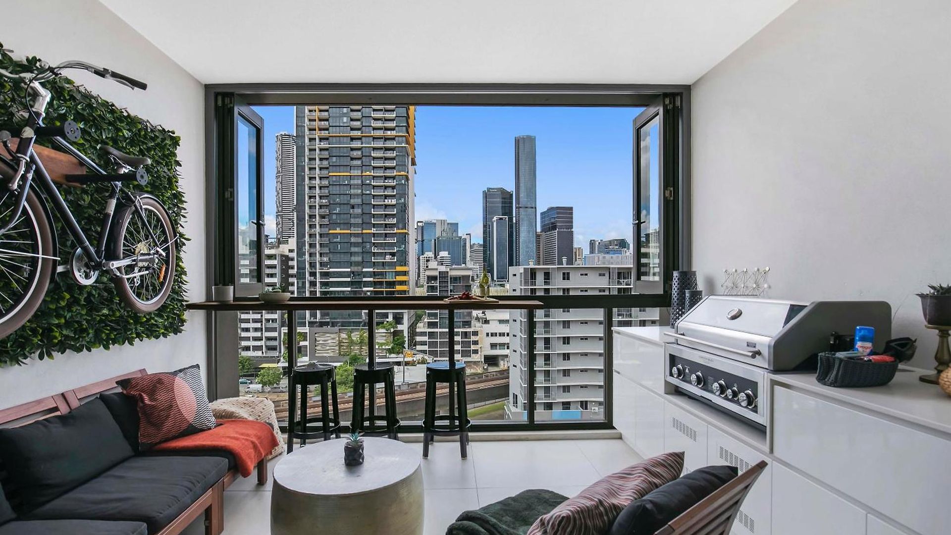 Apartment Sunny 1b In Heart Of South Bris By Custom Hosting