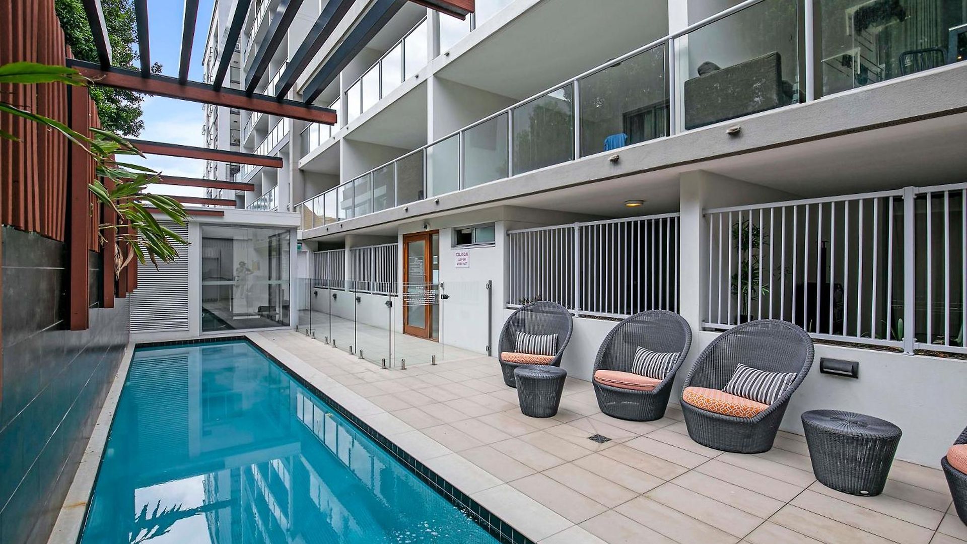 Sunny 1b In Heart Of South Bris By Custom Hosting Apartment Brisbane