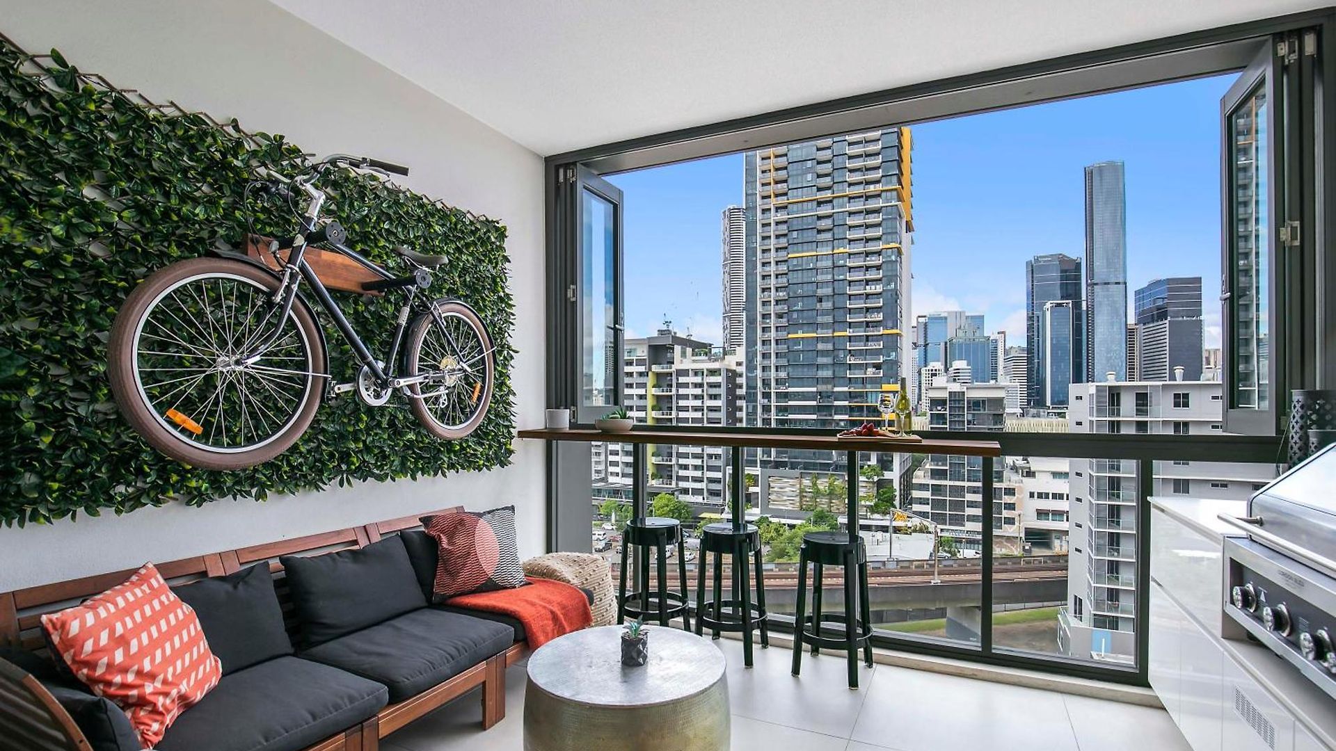 Apartment Sunny 1b In Heart Of South Bris By Custom Hosting *