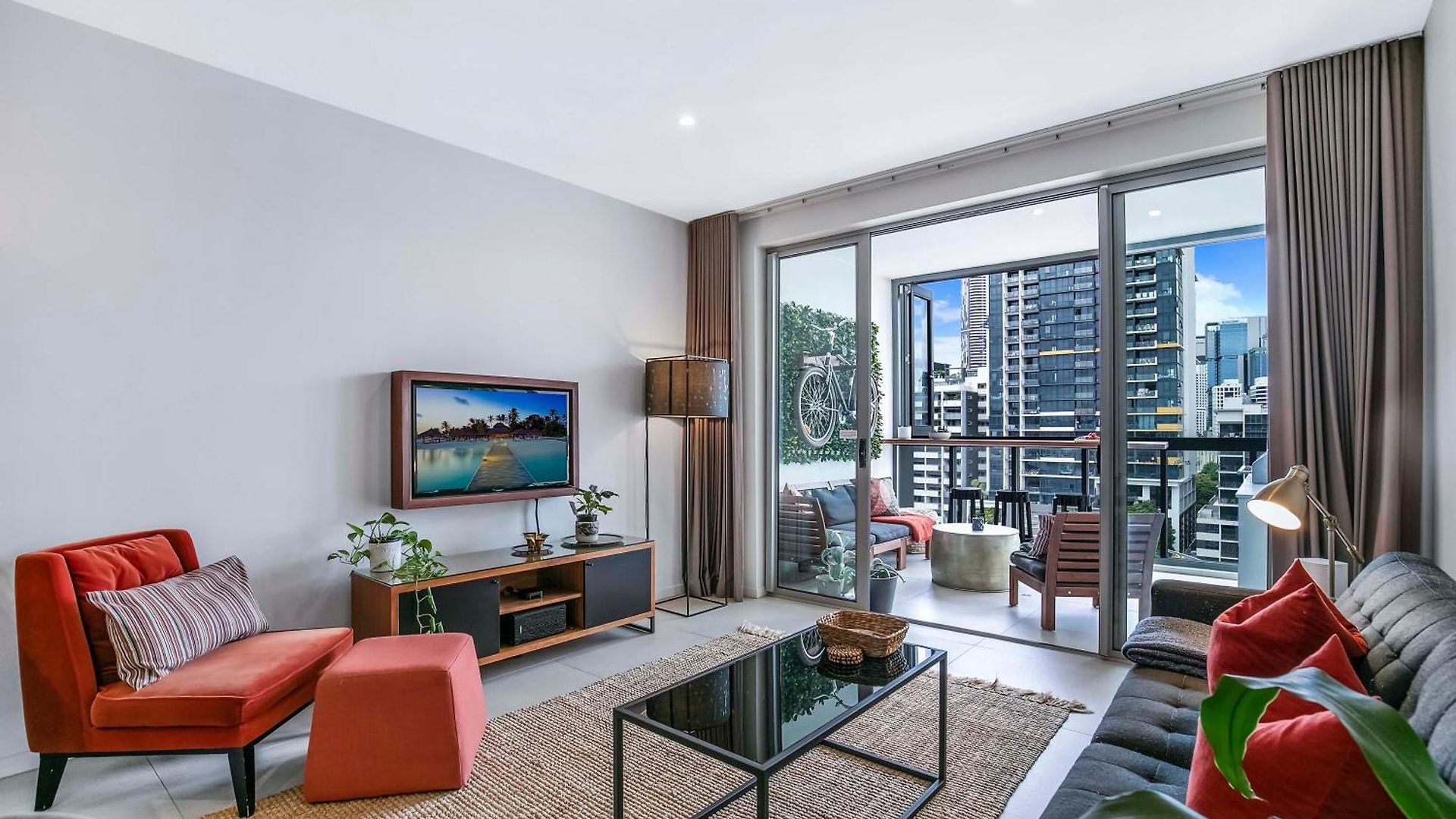 Apartment Sunny 1b In Heart Of South Bris By Custom Hosting