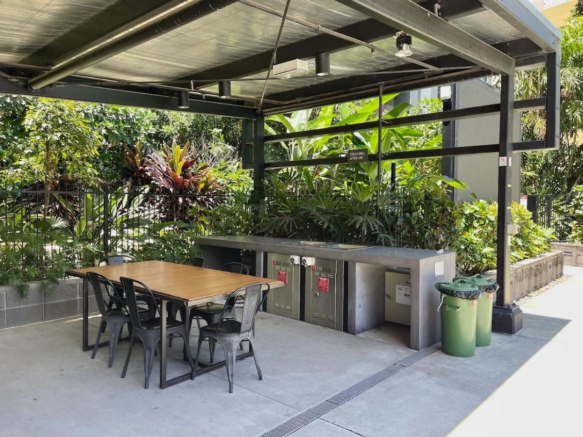 Modern Homely 2br W Parking Bowen Hills Apartment Brisbane