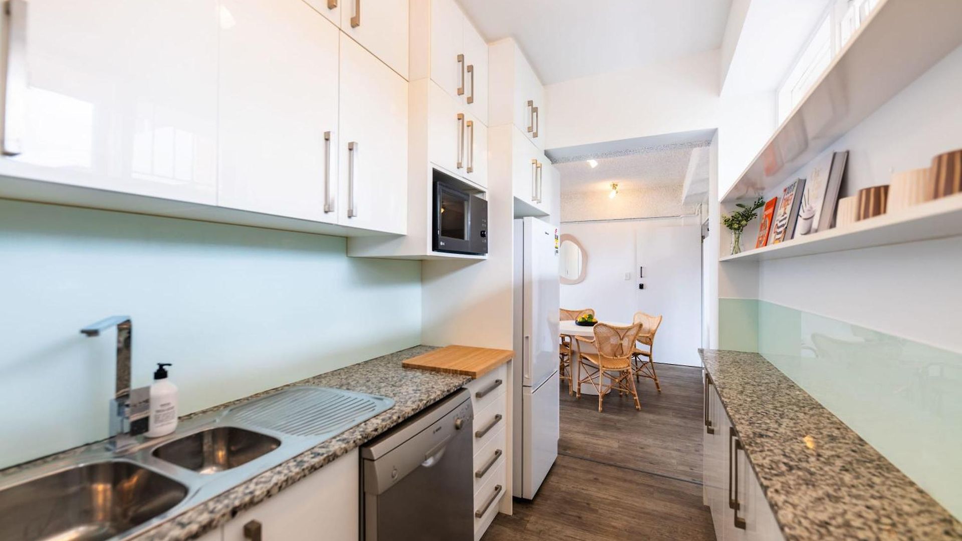 & Story Bridge View 2 Bedrooms Unit W Parking