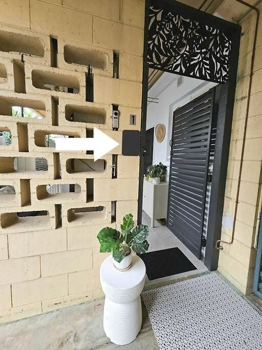 Prime Location: Just Steps Away From Oxford Street * Brisbane