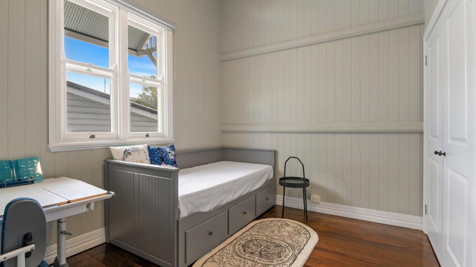 Holiday home 5br Queenslander - Walk To The Gabba - Sleeps 10 *