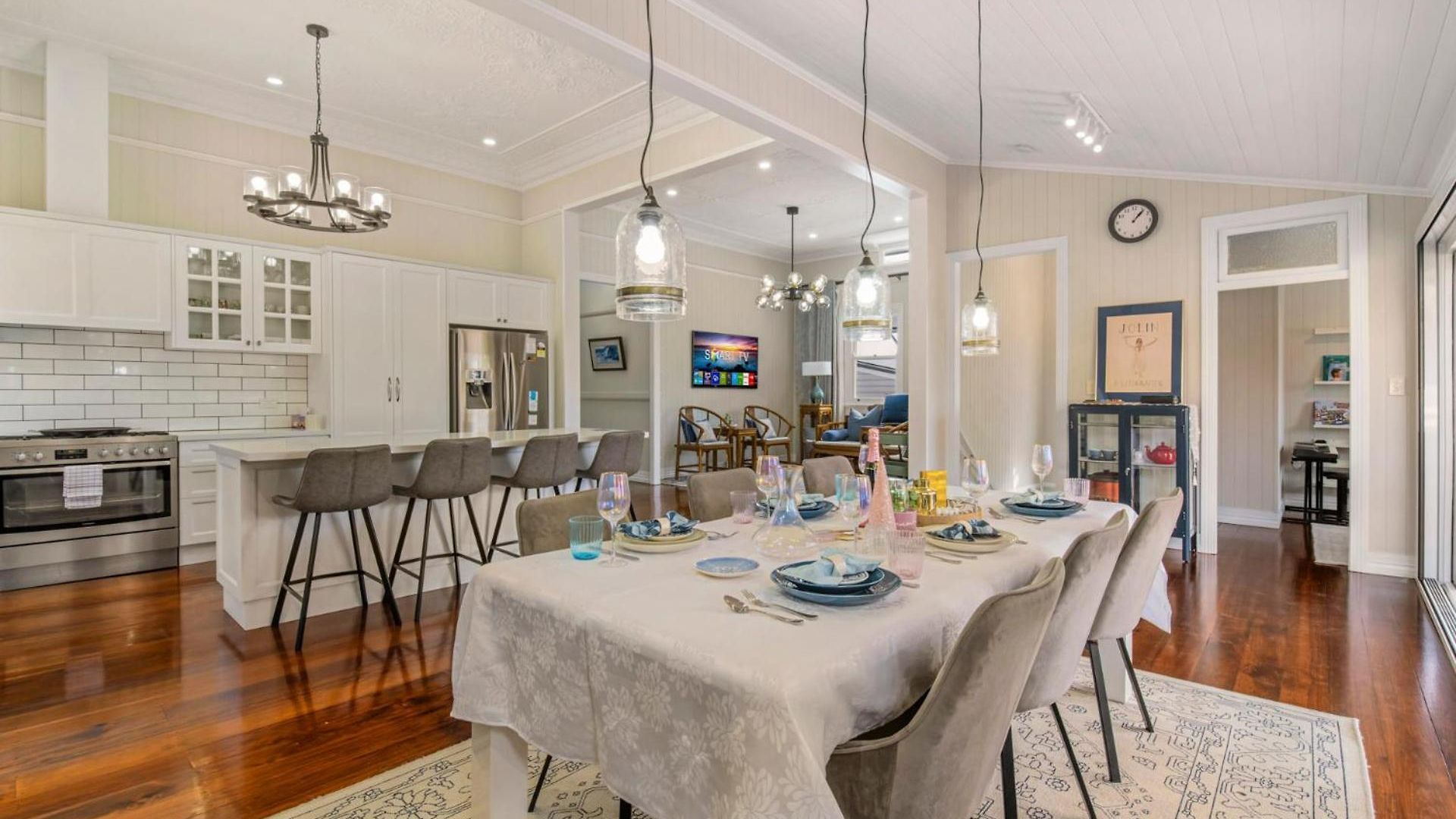 5br Queenslander - Walk To The Gabba - Sleeps 10 *