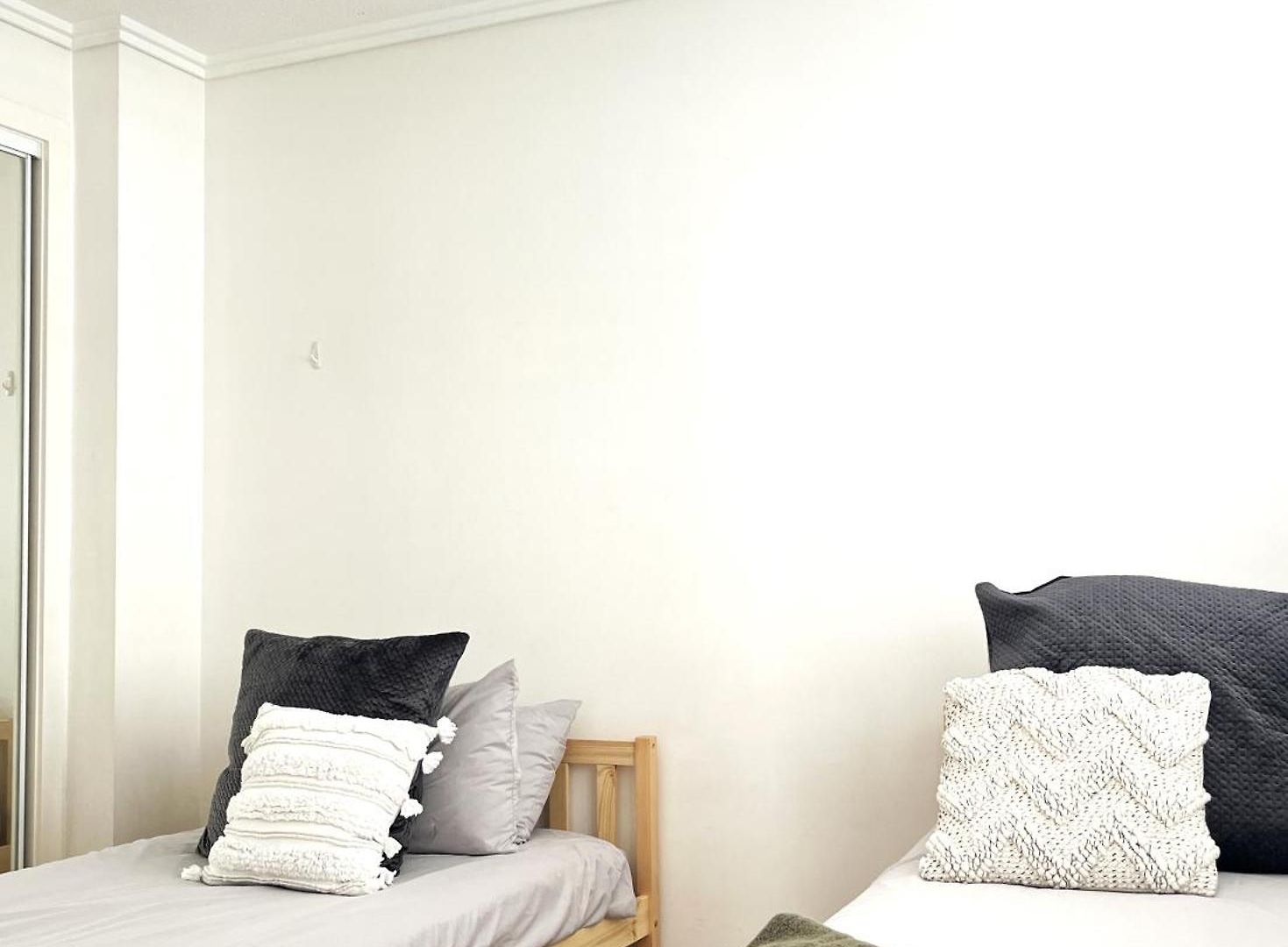 Perfect Locale 2bed Parking Apartment *