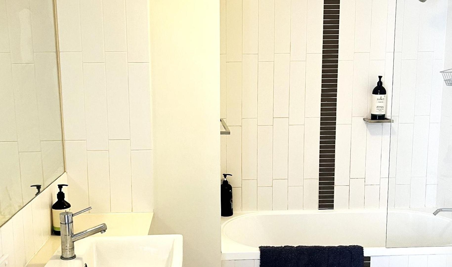 Perfect Locale 2bed Parking Apartment *