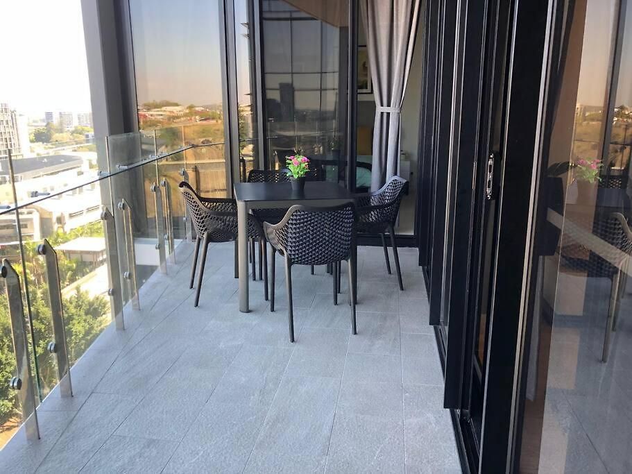 Of South Bank With Car Park Apartment Brisbane