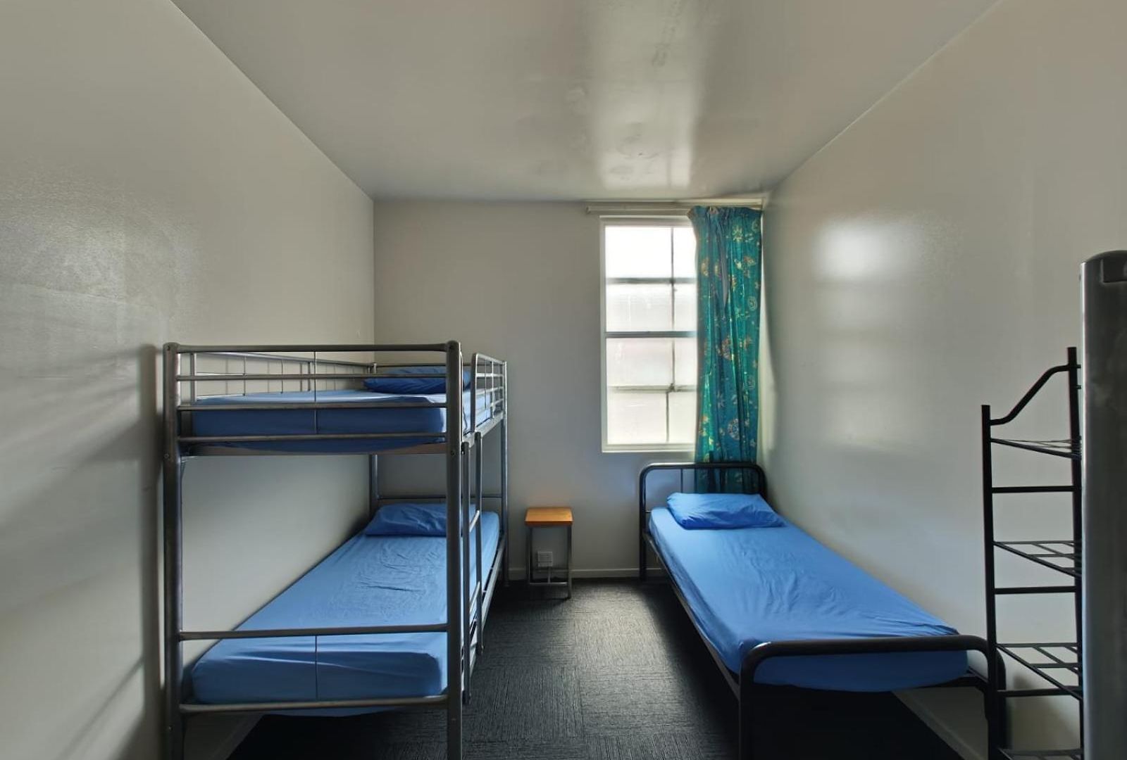 Backpackers Hq Hostel *