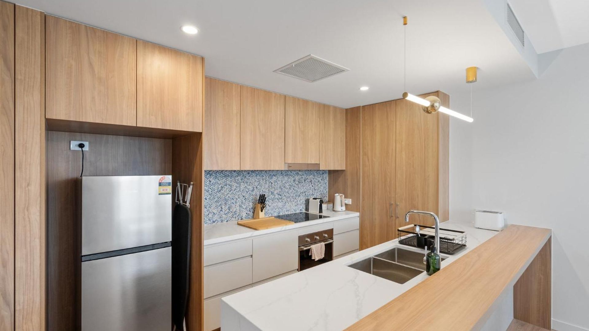 The Roocrest - Kangaroo Point Brand New 2br With Parking * Brisbane