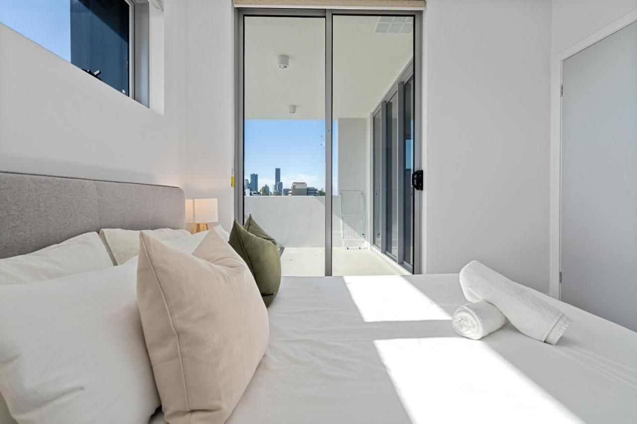 The Roocrest - Kangaroo Point Brand New 2br With Parking Brisbane