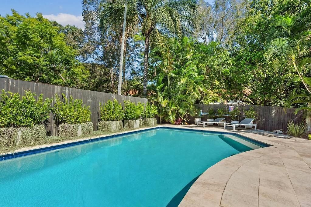 A Family Affair ~ 4 Bed/2.5bath/pool ~ Morningside Holiday home