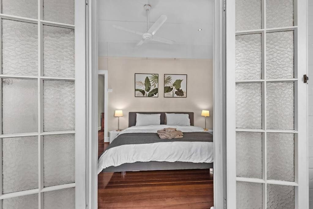 Apartment Abracadabra! ~ 1bed / 1bath / Balconies ~ New Farm Brisbane