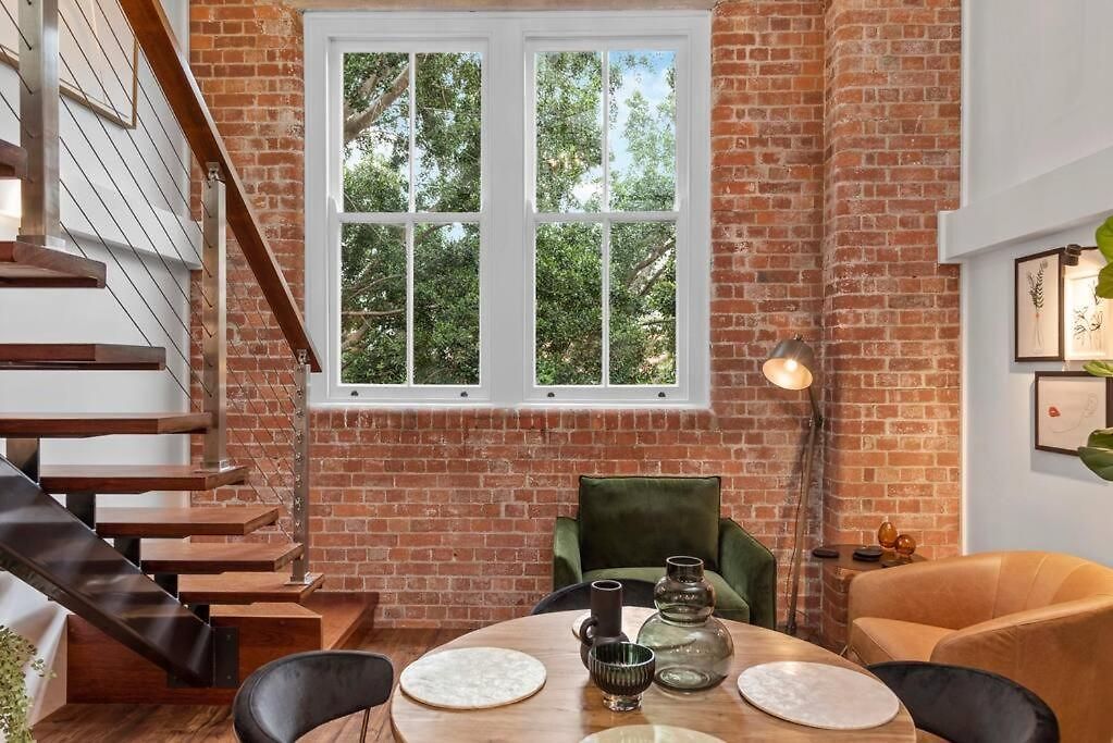 Woolstore Elegance ~ 2bed/2bath/1car ~ Teneriffe *