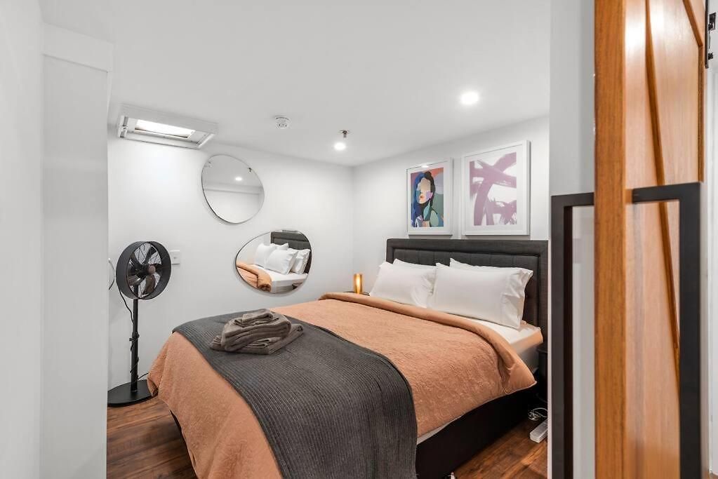 Apartment Woolstore Elegance ~ 2bed/2bath/1car ~ Teneriffe