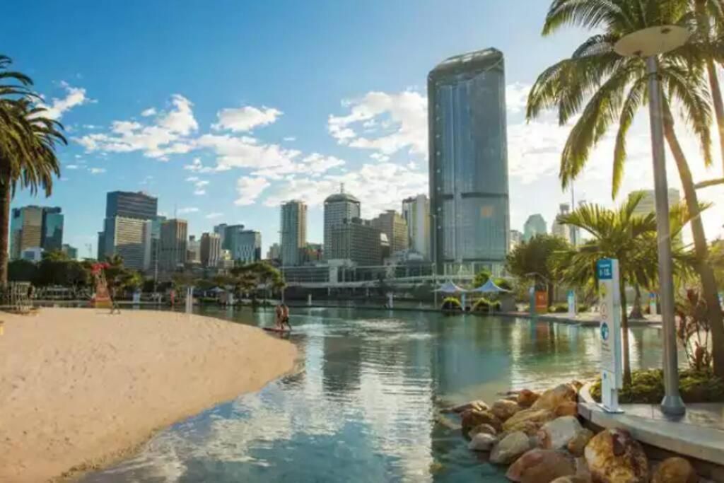Living - 10mins Cbd - 2bed / 2bath / 1car Brisbane
