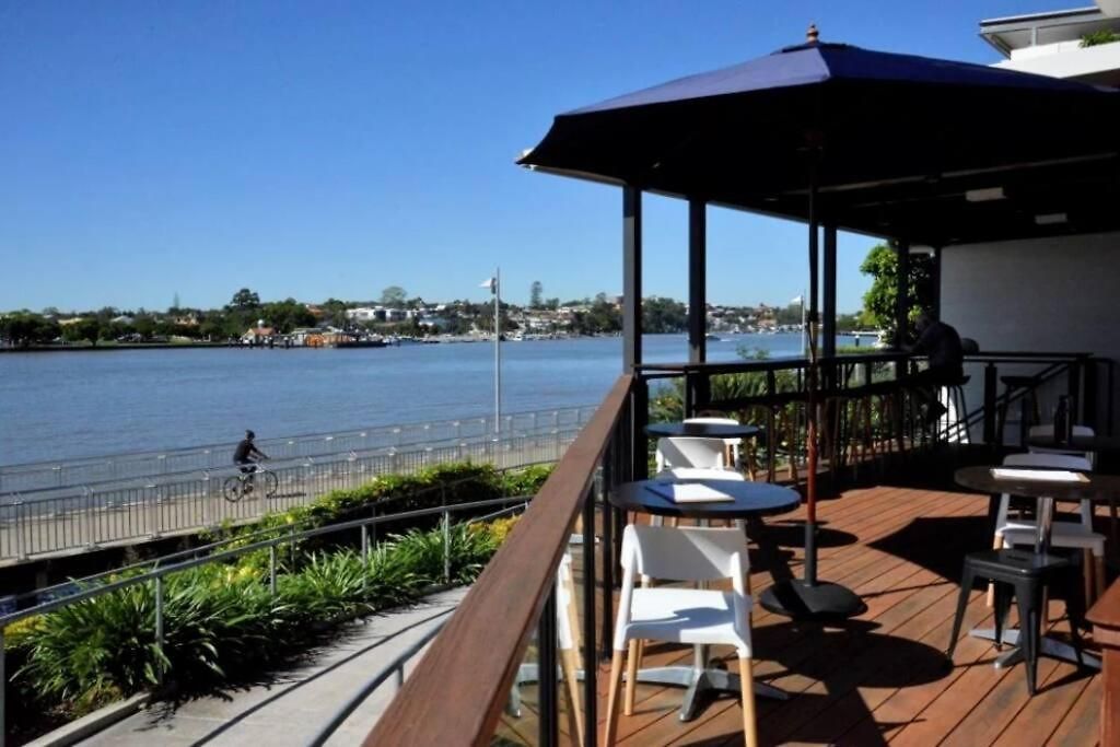New Farm Water Views! 2bed/2bath/1car