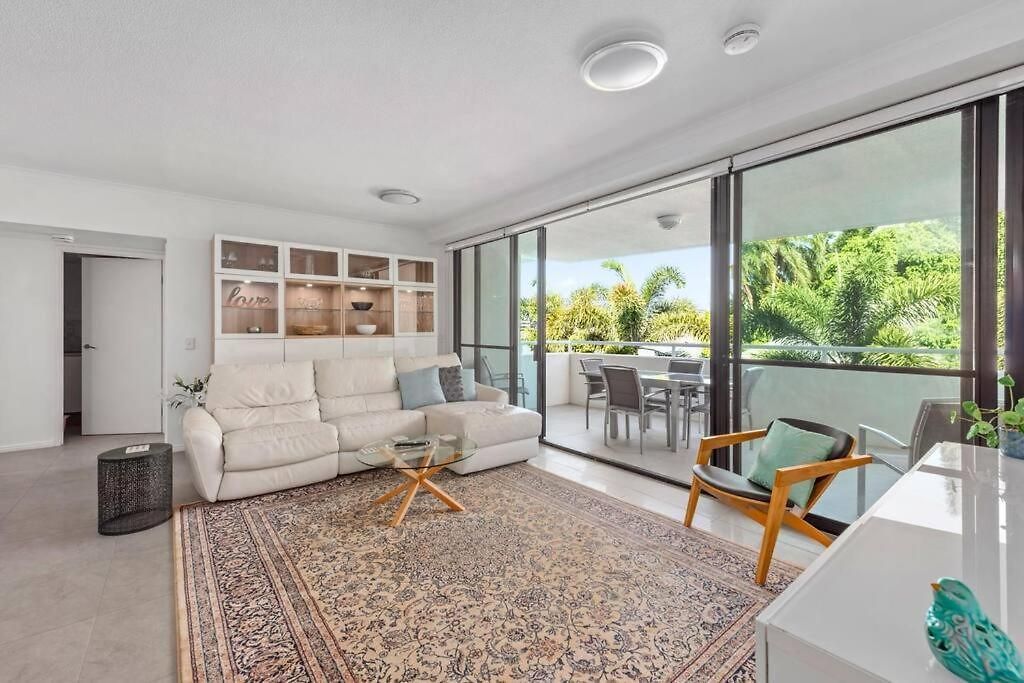 New Farm Water Views! 2bed/2bath/1car Apartment *