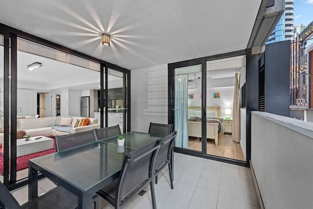 South Bank Central! ~ 2bed, 2bath, 1car, 2balcony Apartment *