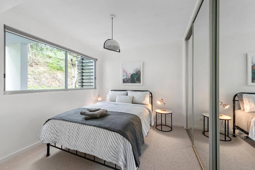 Sublime Simplicity! ~1bed/study/1bath/balcony/1car * Brisbane