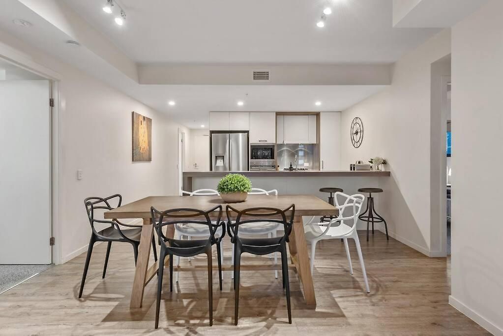South Bank Stunner! ~ 3 Bed/2 Bath/1car/views Apartment Brisbane
