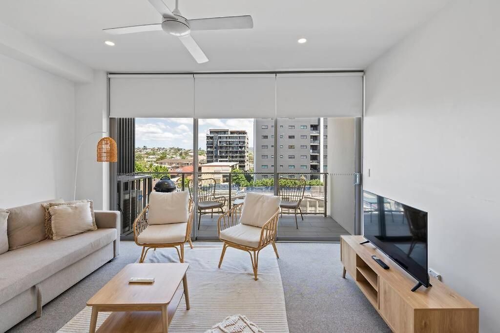 Peaceful With Parking Apartment *