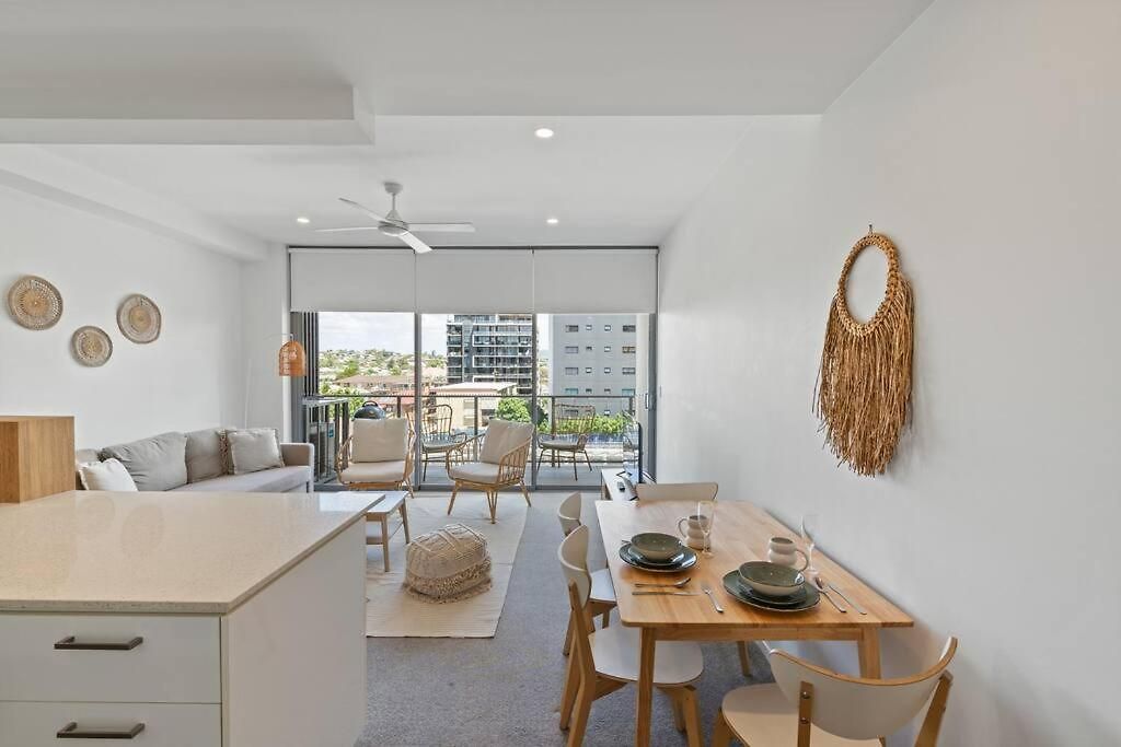 Peaceful With Parking Apartment *