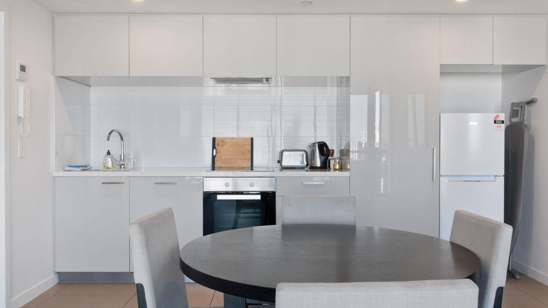 Hearty Milton Apartment