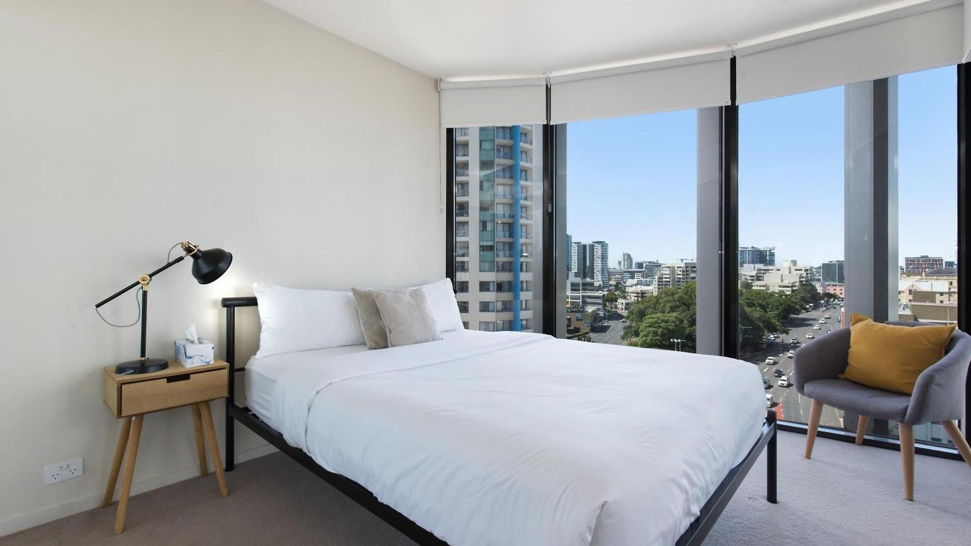 Queen St Apartment *