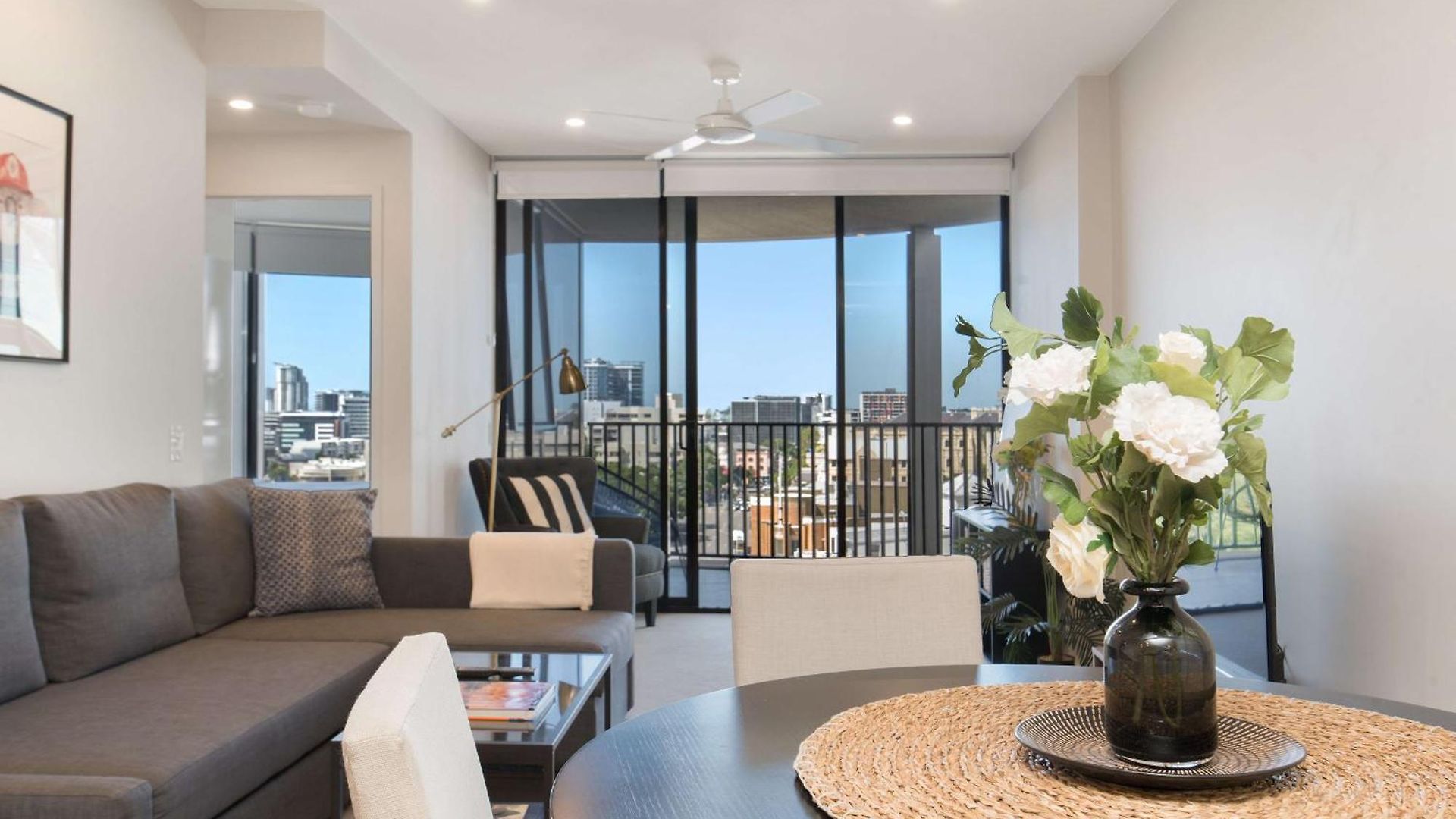 Apartment Queen St