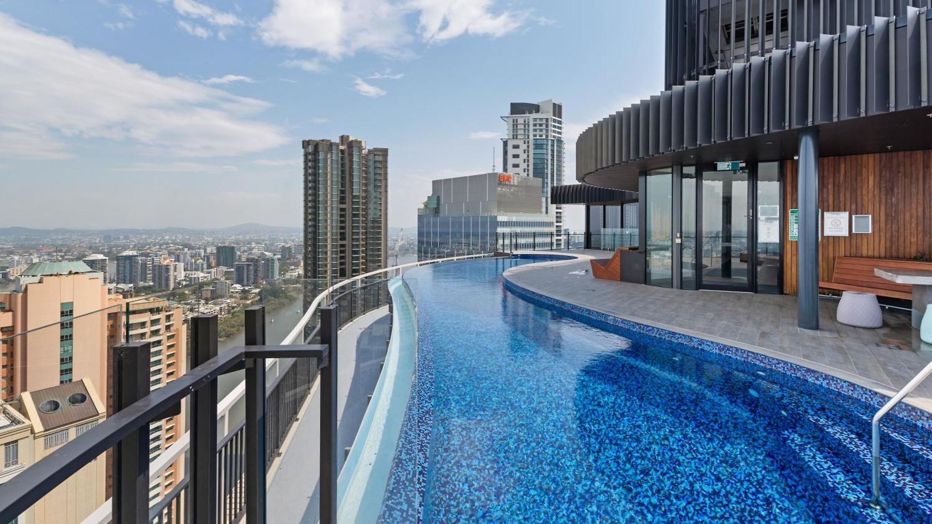 Queen St Apartment