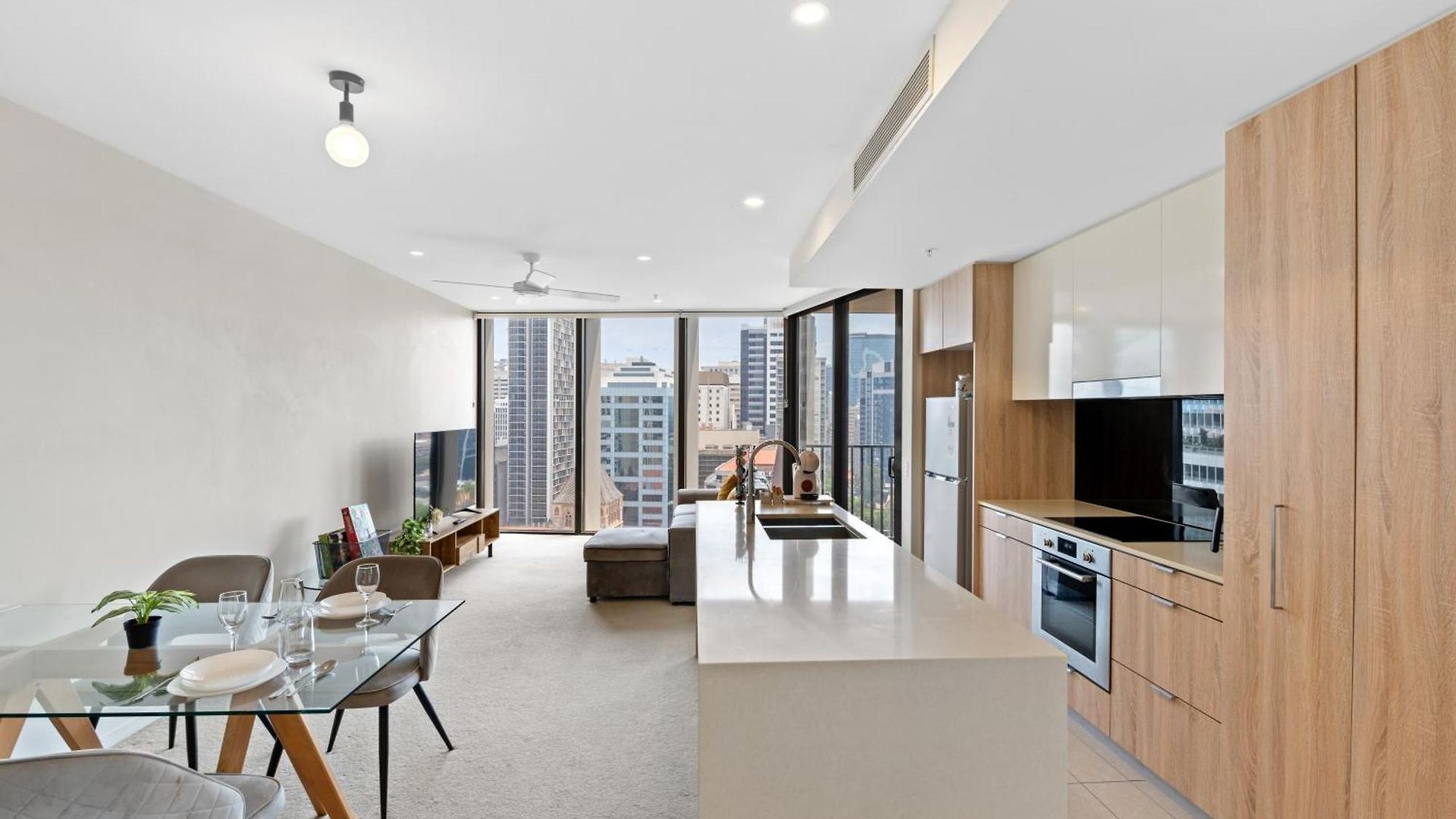 Queen St Apartment *