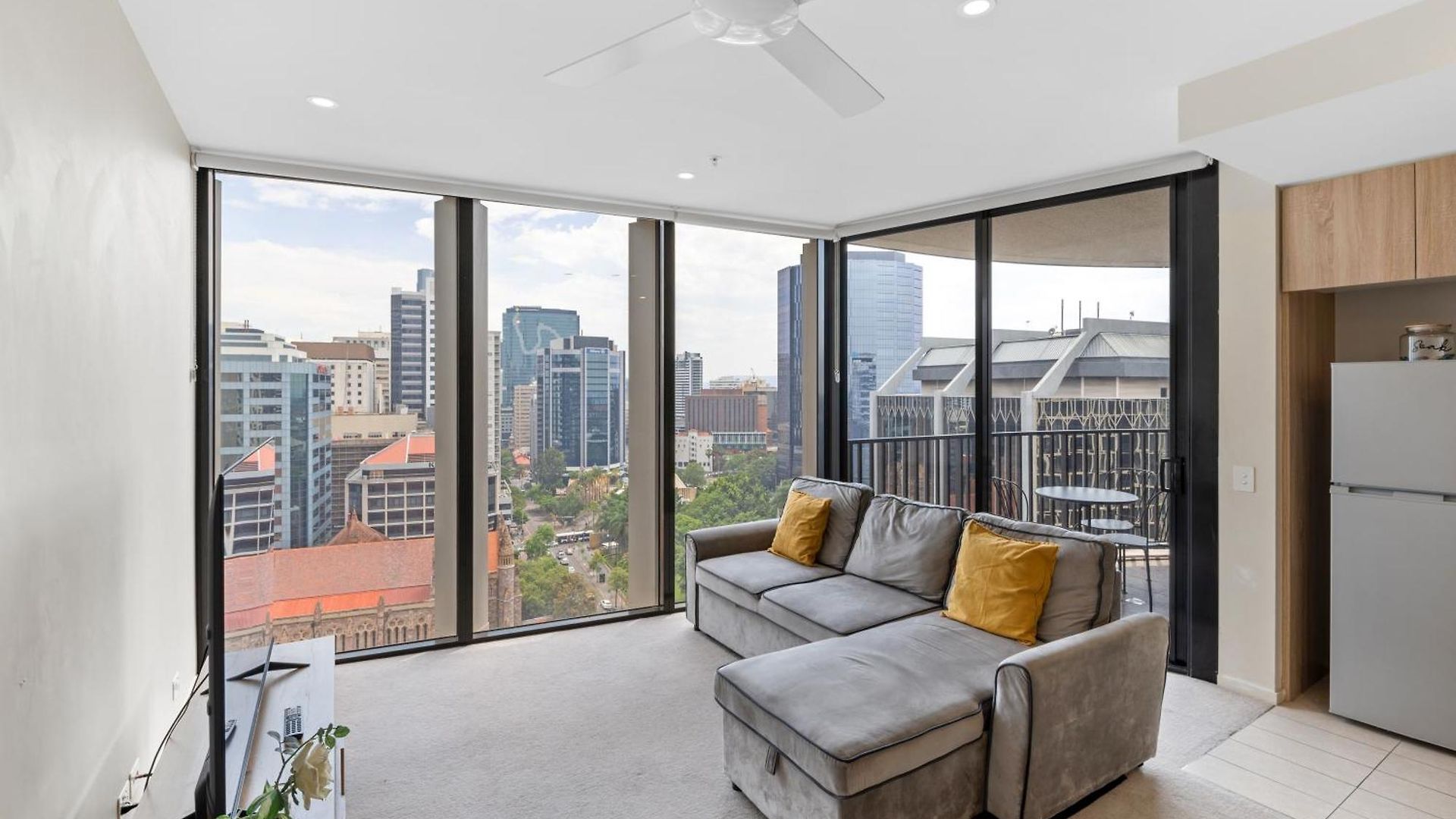 Queen St Apartment Brisbane