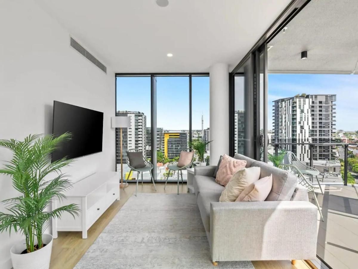 Chic Living W Sunset Views 2bd1 * Brisbane
