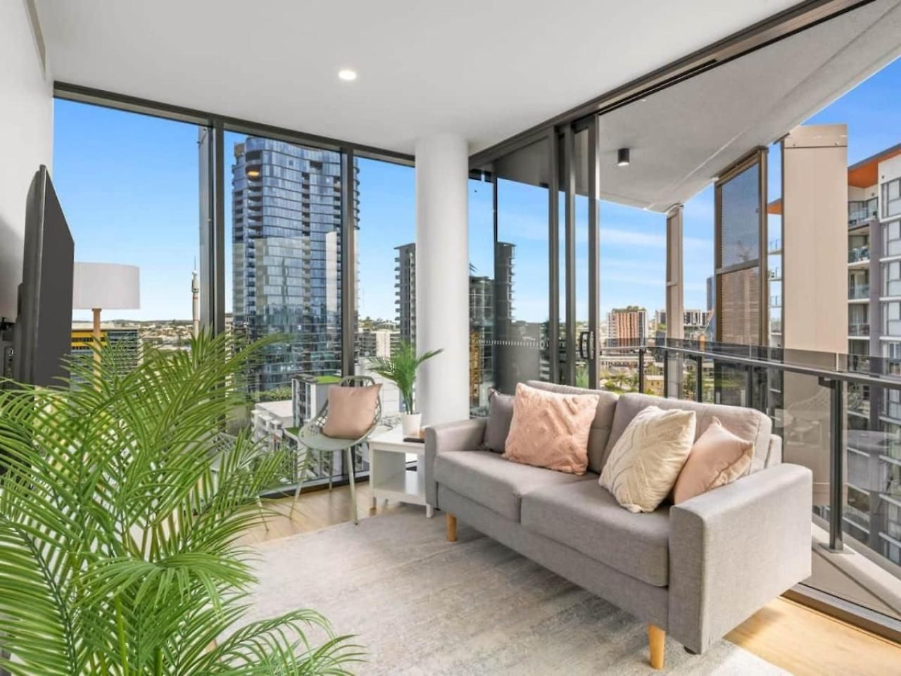 Chic Living W Sunset Views 2bd1 Apartment *