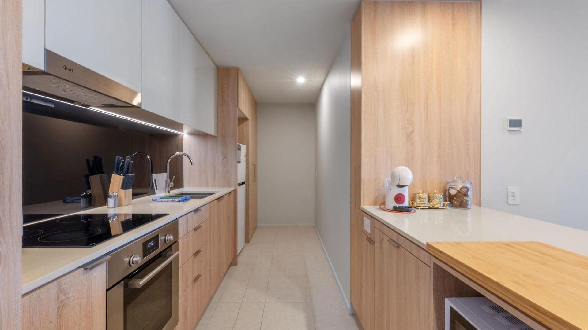 Queen St Apartment *