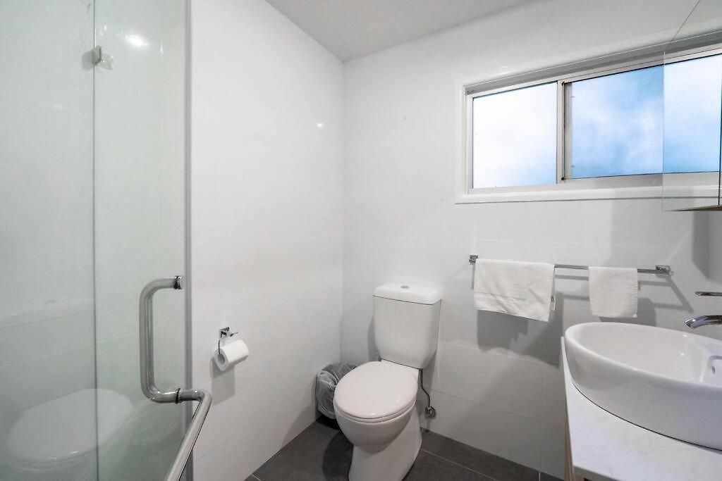 3br15ba House W Parking Close To Eastwood M8 Brisbane