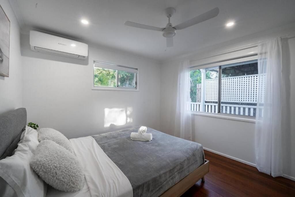 3br15ba House W Parking Close To Eastwood M8 Brisbane