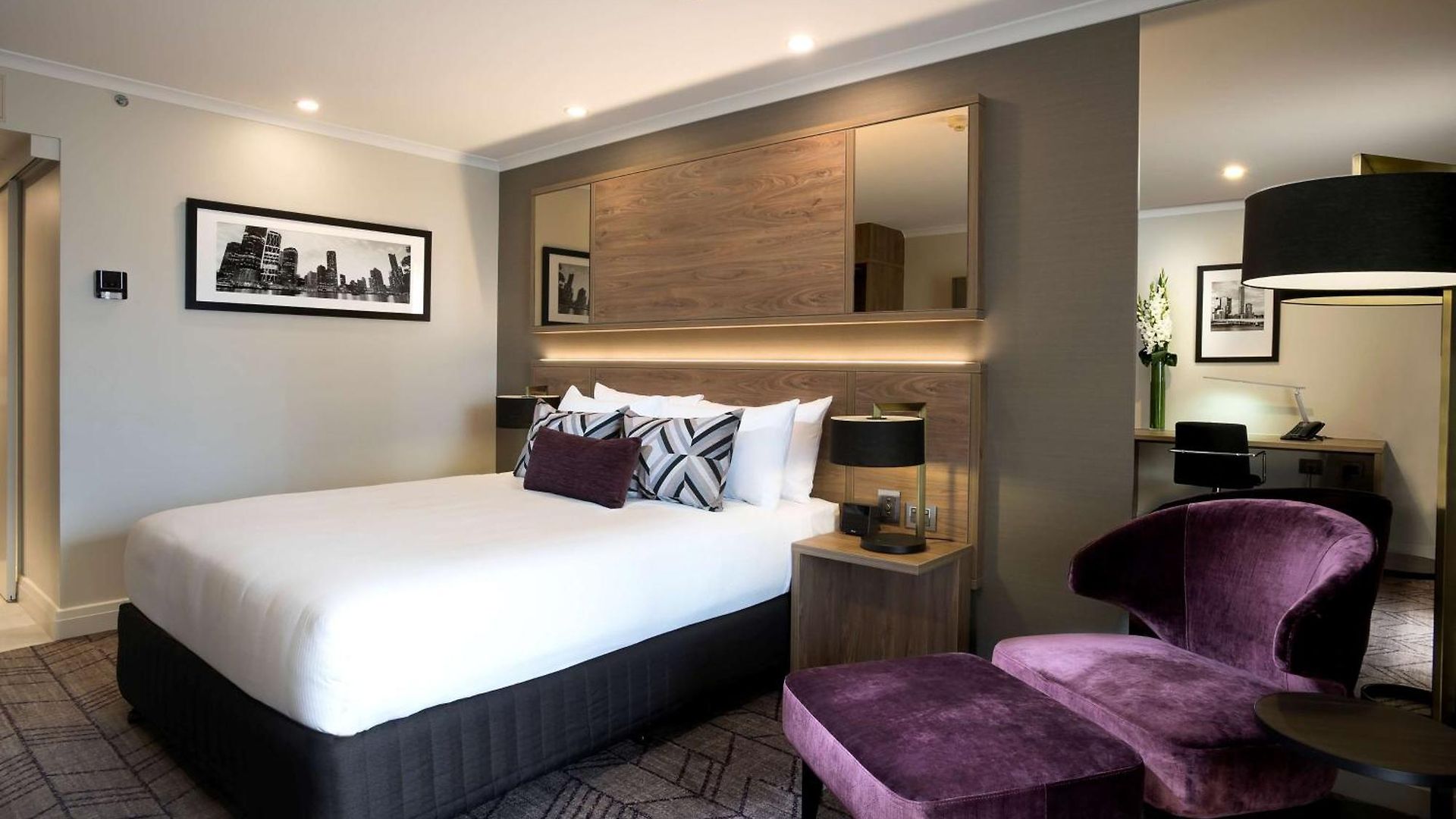 Rydges South Bank 4*