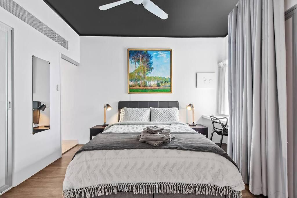 & Stylish! 1bed/1bath/1car ~ 5 Mins To Cbd * Brisbane