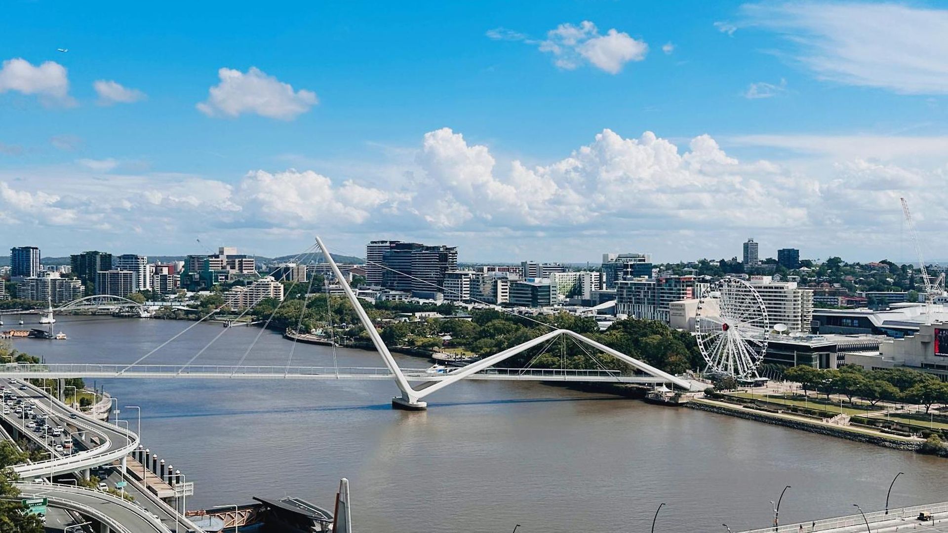 Eyes On The Fireworks Lux Riverfront 2kingbed Apartment Brisbane
