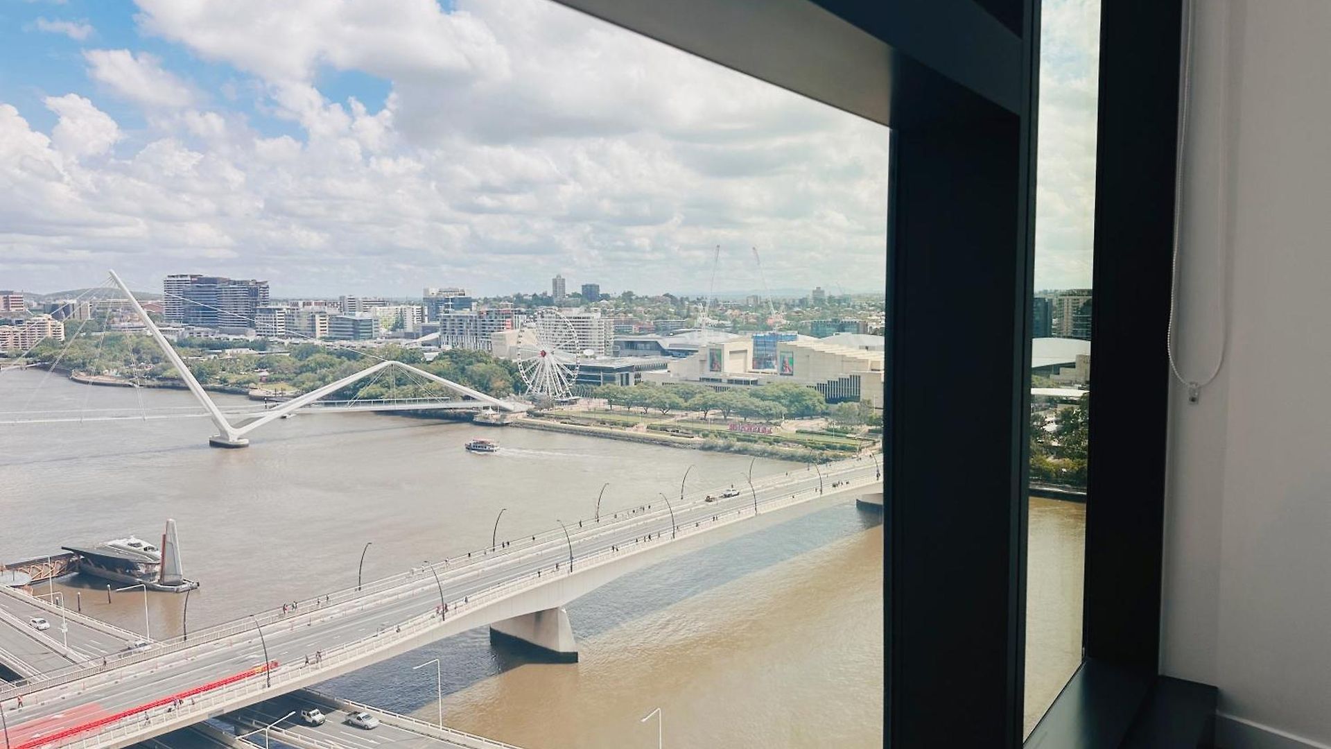 Apartment Eyes On The Fireworks Lux Riverfront 2kingbed *