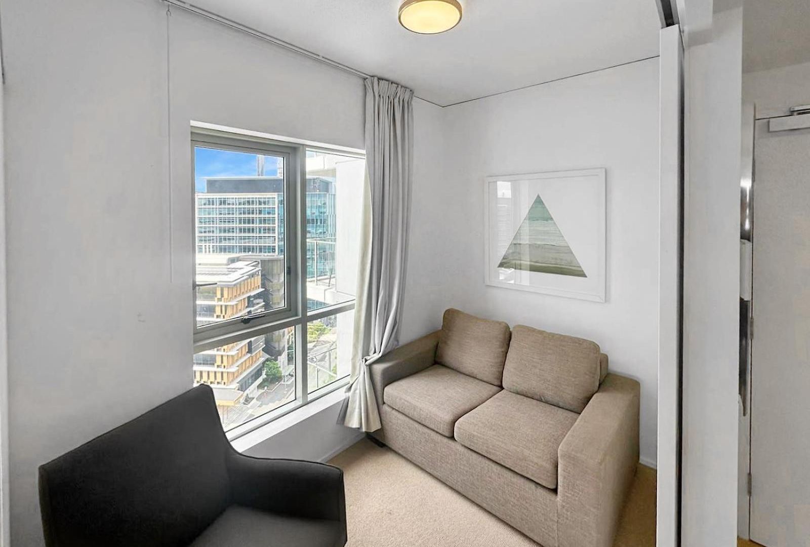 Executive With Pool & Gym Brisbane