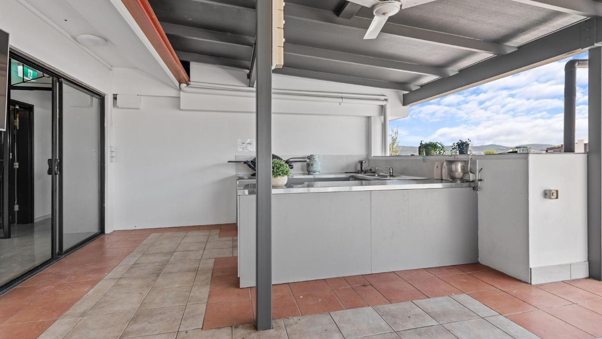 Luxury 2-bed Penthouse With Private Rooftop Brisbane