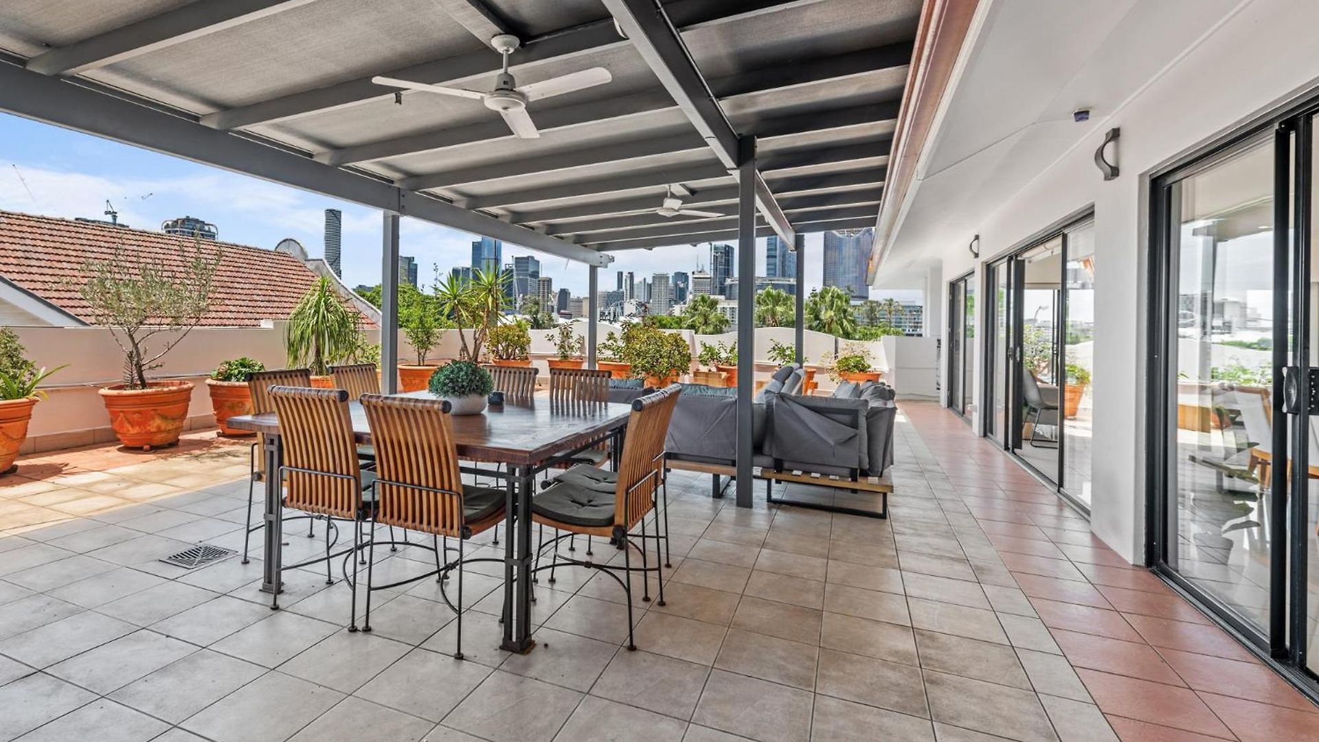 Luxury 2-bed Penthouse With Private Rooftop Apartment Brisbane